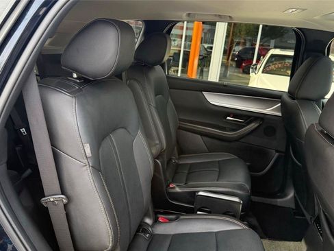 Used 2025 MAZDA CX-90 3.3 Turbo w/ Preferred Package AWD/4WD image 28