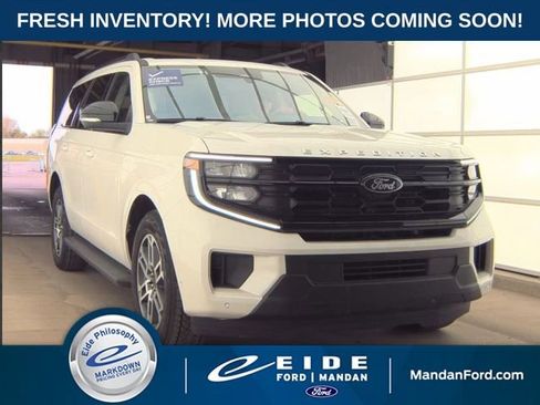 Used 2025 Ford Expedition Active AWD/4WD image 1