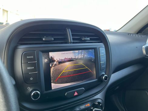 Used 2025 Kia Soul LX w/ LX Technology Package image 22