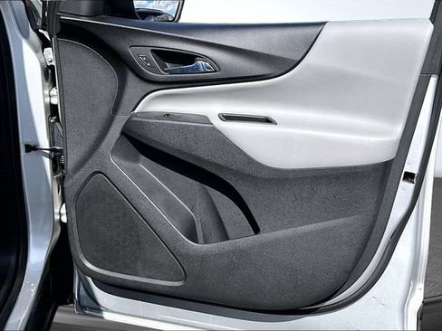Used 2020 Chevrolet Equinox LS w/ LS Convenience Package FWD image 25