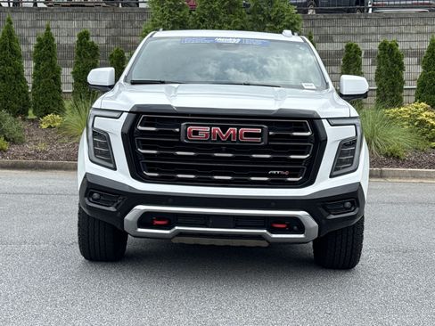 Used 2025 GMC Yukon AT4 Ultimate AWD/4WD image 3