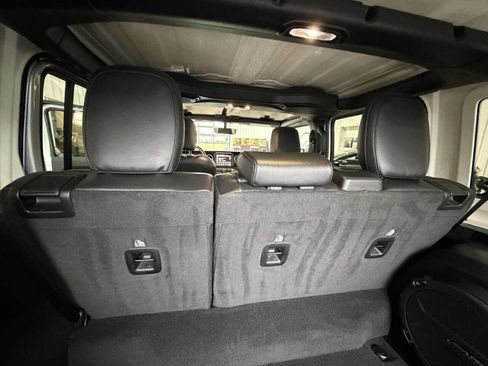 Used 2023 Jeep Wrangler Unlimited Sahara w/ Cold Weather Group image 20