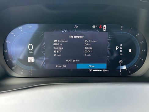 Used 2025 Volvo XC40 B5 Plus w/ Protection Package Premier image 25