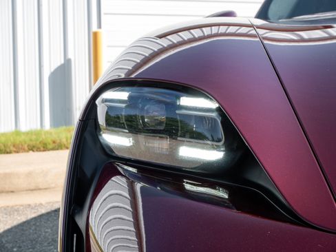 Used 2022 Porsche Taycan 4S image 12