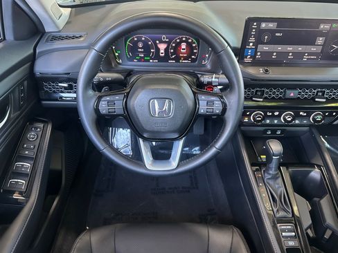 Used 2024 Honda Accord Touring image 31