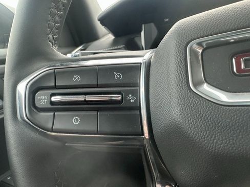 Used 2025 GMC Acadia Elevation image 36