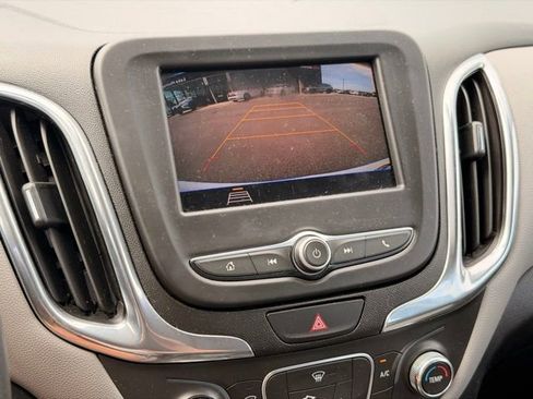 Used 2020 Chevrolet Equinox LS FWD image 27