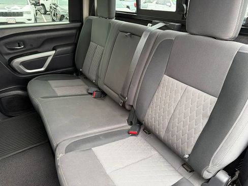 Used 2021 Nissan Titan SV w/ SV Convenience Package AWD/4WD image 14