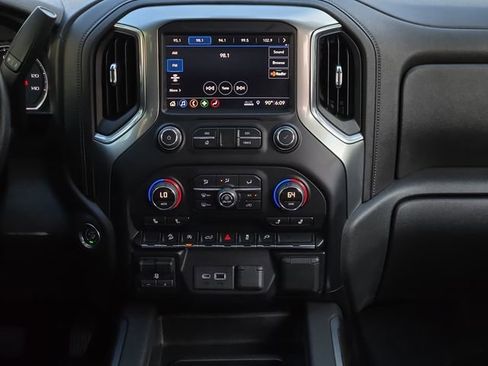 Used 2019 Chevrolet Silverado 1500 LT Trail Boss AWD/4WD image 19