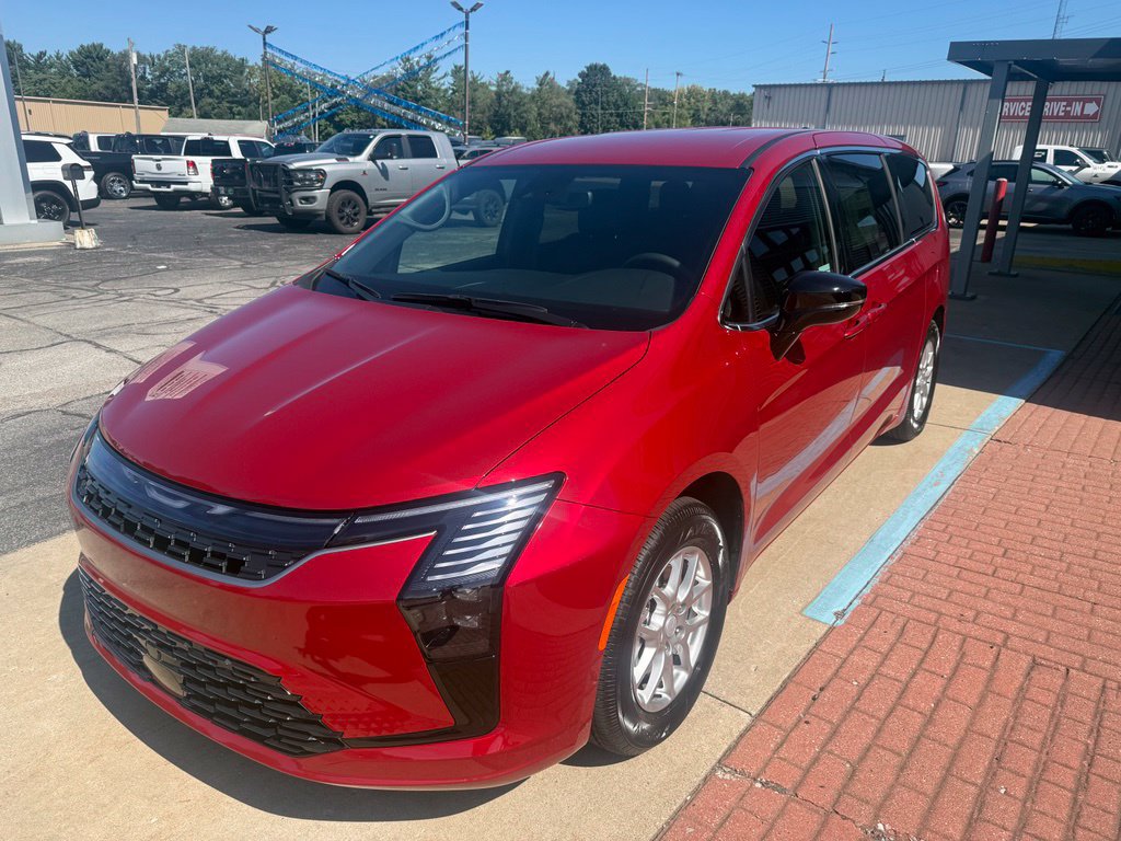 New 2027 Chrysler Pacifica Select FWD image 3