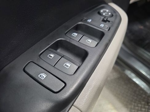 Used 2025 Hyundai Venue SEL FWD image 26