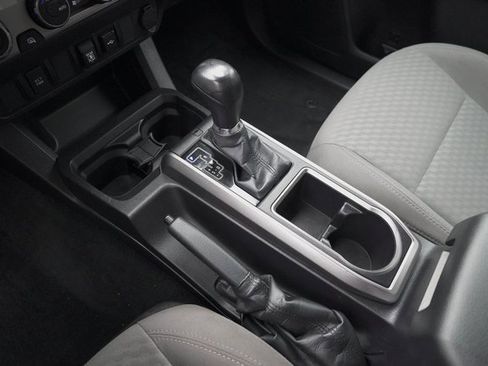 Certified 2022 Toyota Tacoma SR5 image 33