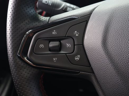 Used 2024 Chevrolet TrailBlazer RS w/ Convenience Package FWD image 18