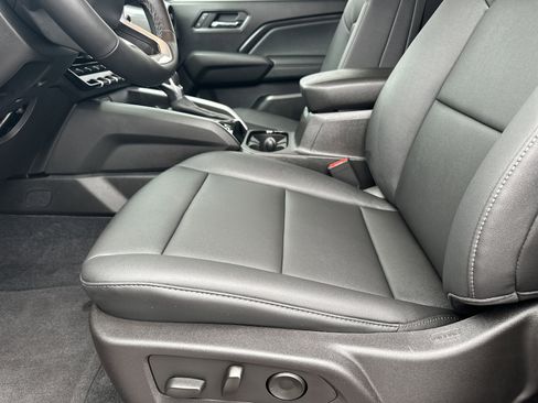 Certified 2025 Chevrolet Colorado LT w/ LT Convenience Package image 10