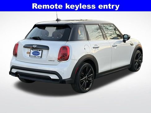 Used 2024 MINI Cooper 4-Door Hardtop image 7