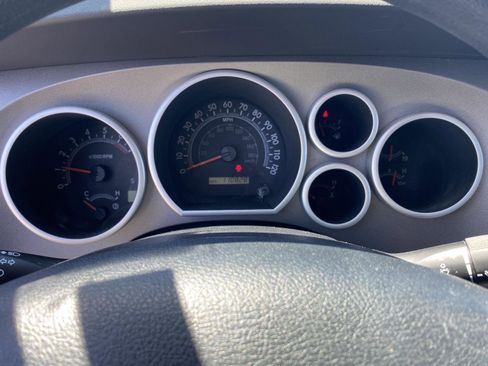 Used 2011 Toyota Tundra 4x4 CrewMax w/ SR5 Pkg image 15