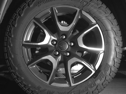 Used 2025 Jeep Compass Trailhawk image 14