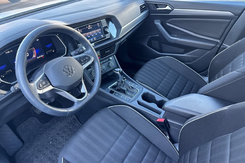 Used 2022 Volkswagen Jetta Sport FWD image 4