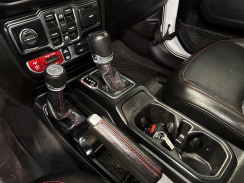 Used 2022 Jeep Gladiator Rubicon w/ LED Lighting Group AWD/4WD image 22