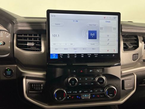 Used 2024 Ford Expedition Max XLT image 18