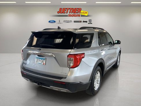 Used 2022 Ford Explorer XLT w/ Equipment Group 202A image 9
