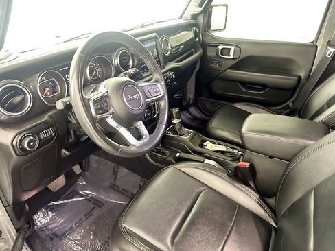 Used 2022 Jeep Wrangler Unlimited Sahara AWD/4WD image 9