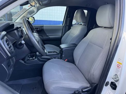 Used 2019 Toyota Tacoma SR image 6