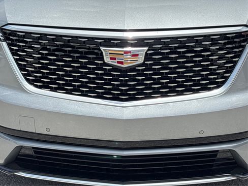 New 2025 Cadillac XT6 Luxury image 15
