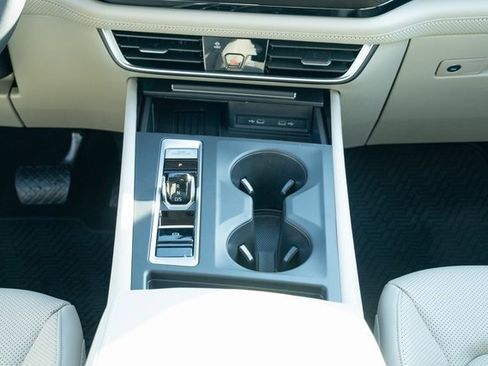 New 2026 Volkswagen Atlas SE image 32