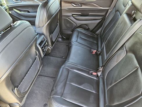 New 2025 Jeep Grand Cherokee Limited image 25