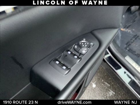 Certified 2022 Lincoln Nautilus Reserve image 13