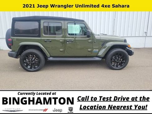 Used 2021 Jeep Wrangler Unlimited Sahara w/ Dual Top Group AWD/4WD image 3