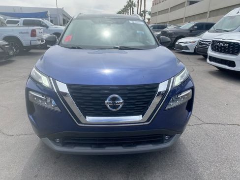 Used 2021 Nissan Rogue SL w/ Premium Package image 2