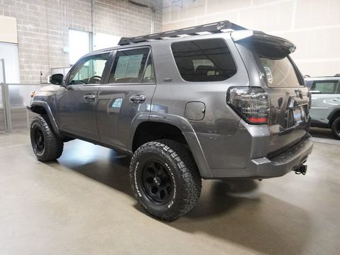 Used 2017 Toyota 4Runner SR5 AWD/4WD image 4