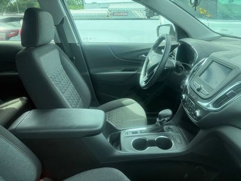 Used 2024 Chevrolet Equinox LT w/ LPO, Floor Liner Package FWD image 6