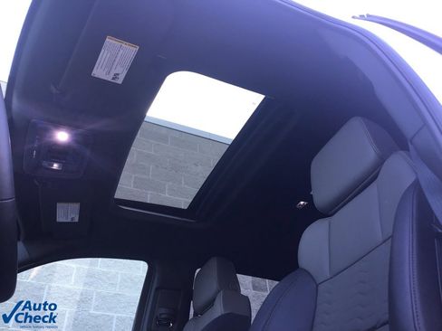 Used 2025 Chevrolet Silverado 1500 ZR2 w/ Technology Package image 51