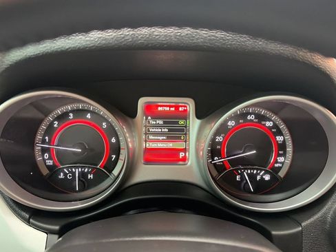 Used 2019 Dodge Journey SE w/ Connectivity Group FWD image 9