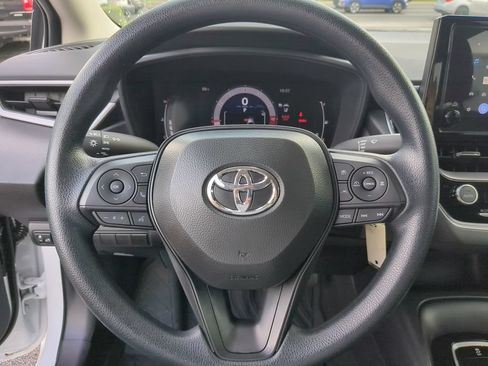 Used 2026 Toyota Corolla LE FWD image 27