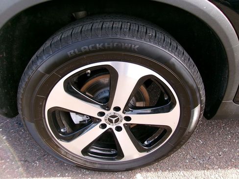 Used 2021 Mercedes-Benz GLC 300 GLC 300 image 17