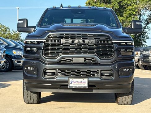 New 2026 RAM 2500 Laramie AWD/4WD image 2