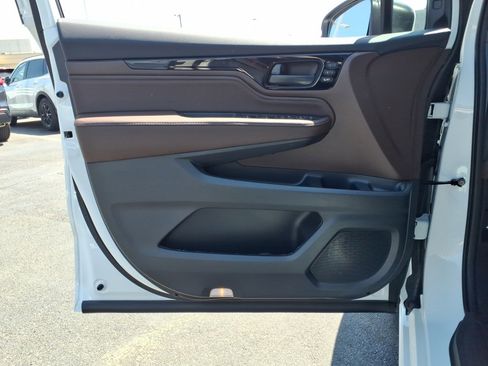 New 2026 Honda Odyssey Touring image 12