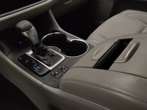 Used 2018 Toyota Highlander XLE image 26