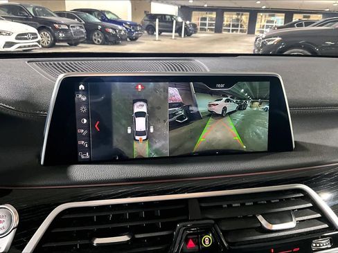 Used 2019 BMW 750i xDrive 750i xDrive w/ M Sport Package image 27