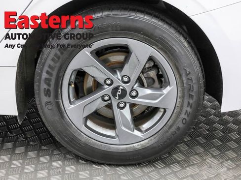 Used 2022 Kia K5 LXS image 32