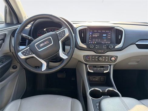 Used 2024 GMC Terrain SLT image 16