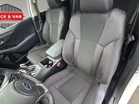 Used 2025 Subaru Outback Premium AWD/4WD image 31