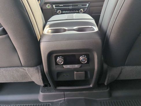 New 2026 Chevrolet Traverse Z71 w/ Driver Confidence Package AWD/4WD image 22