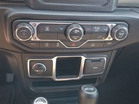 Used 2022 Jeep Wrangler Sport AWD/4WD image 16