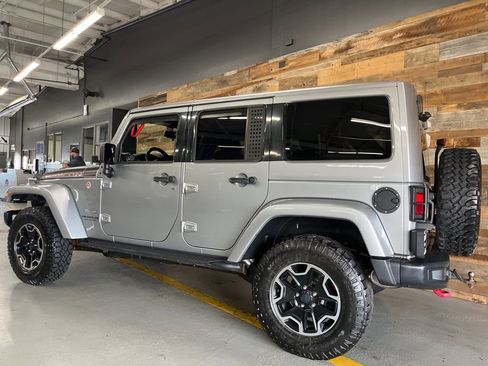 Used 2017 Jeep Wrangler Unlimited Rubicon image 25