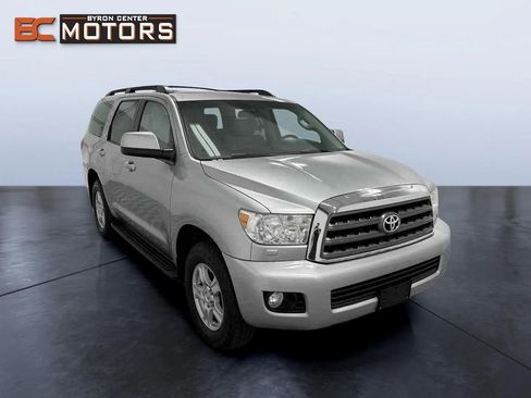 Used 2017 Toyota Sequoia SR5 image 7